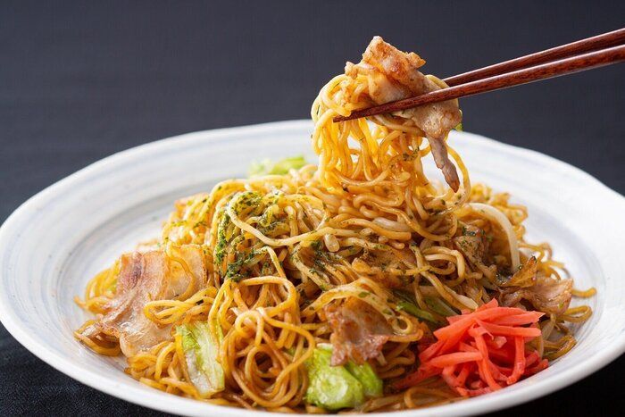 【管理栄養士監修】賞味期限切れの「焼きそば」はいつまで食べられる？冷凍したものは？