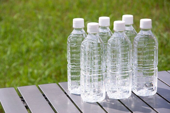 ペットボトルの水