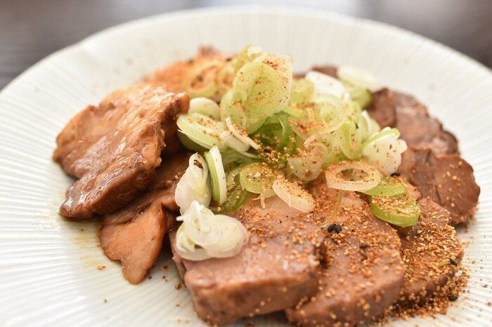 業スー「うまみたっぷり!！やわらか煮豚」は汁までレシピ活用できてコスパ抜群