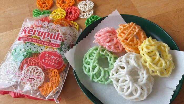 【業務スーパー】食べ物なの!?カラフルでかわいいお花のかたちのおせんべい