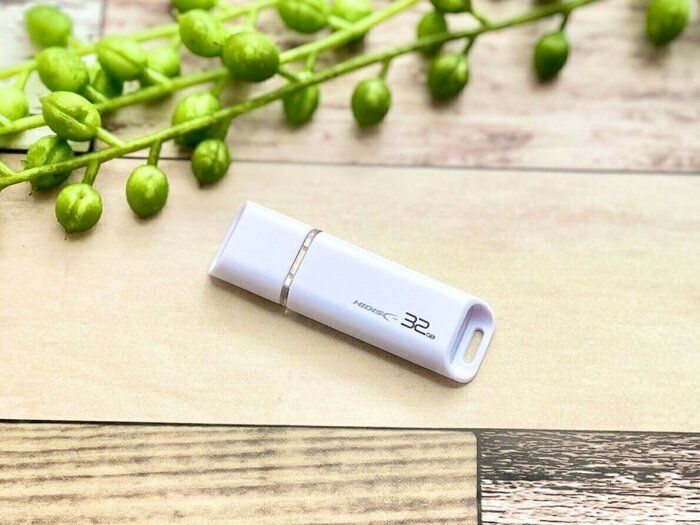 【ダイソー】550円以上でもこれは買い！1年間の保証もついた「32GBのUSB2.0メモリ」がおすすめ