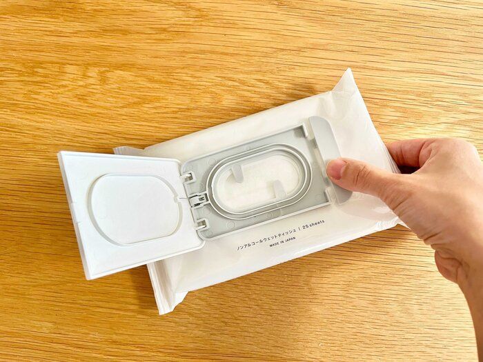 【セリア】こんなのあったの!?考えた人天才！便利すぎるウェットティッシュケースのフタ