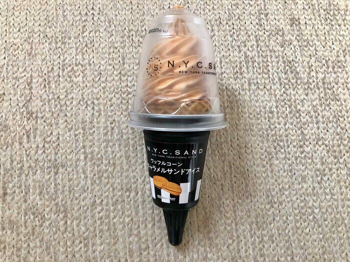 N.Y.C.SAND ワッフルコーン N.Y.キャラメルサンドアイス