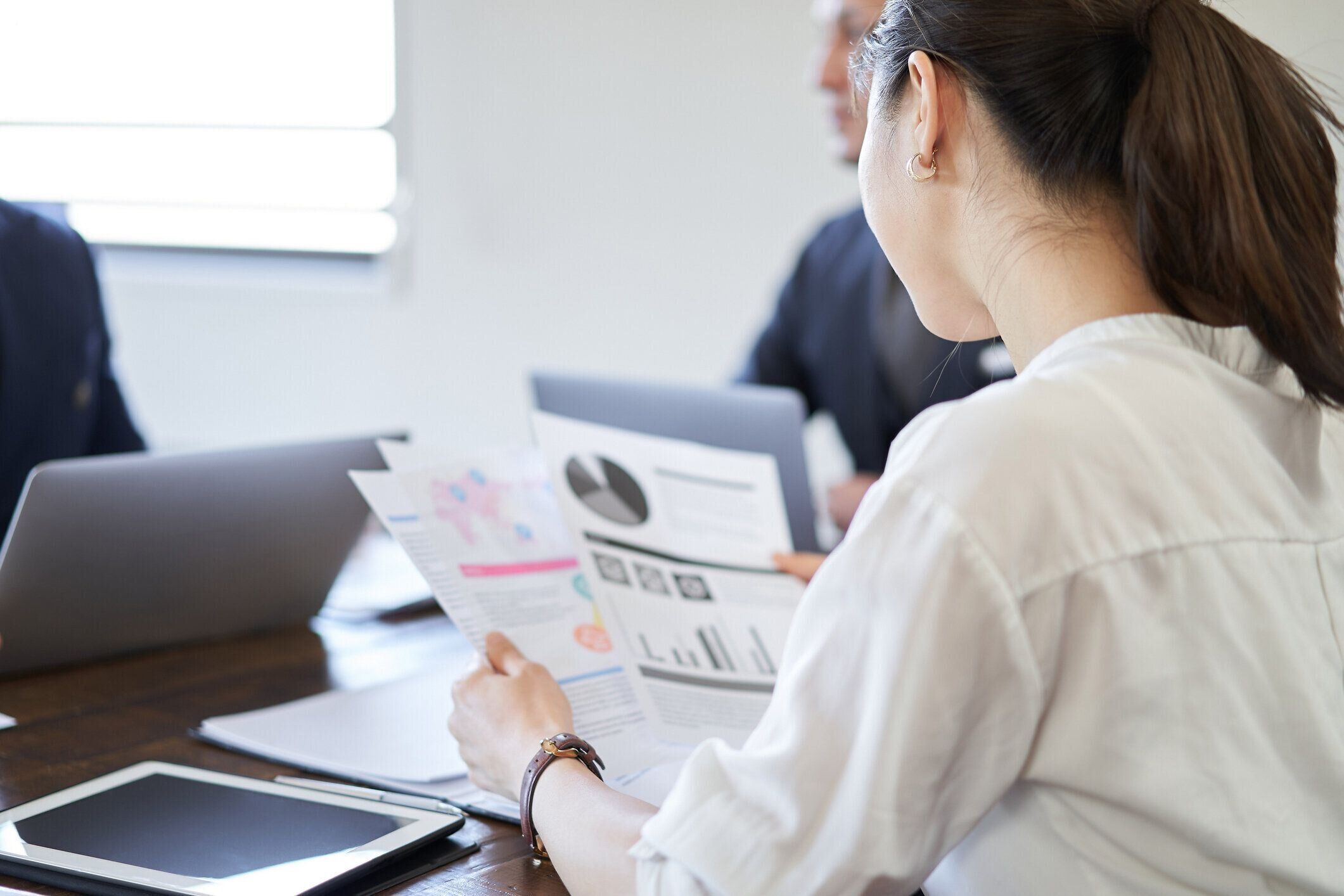 女性に求める理想年収は300万以上…という“理想”を上回った妻と夫の末路