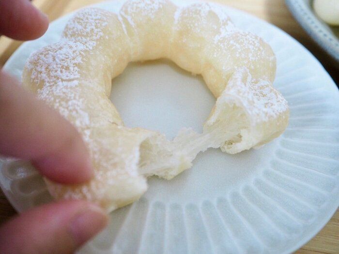 【ミスド】開発に2年！いつも売り切れで買えない、真っ白なドーナツは驚きの新食感