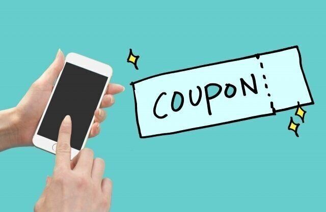 スマホとクーポン券のイラスト