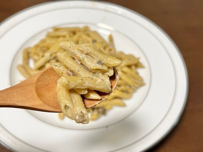 10分で本格イタリアンが!?業務スーパー「きのこのクリームパスタ」は水だけで完成するのに本格派