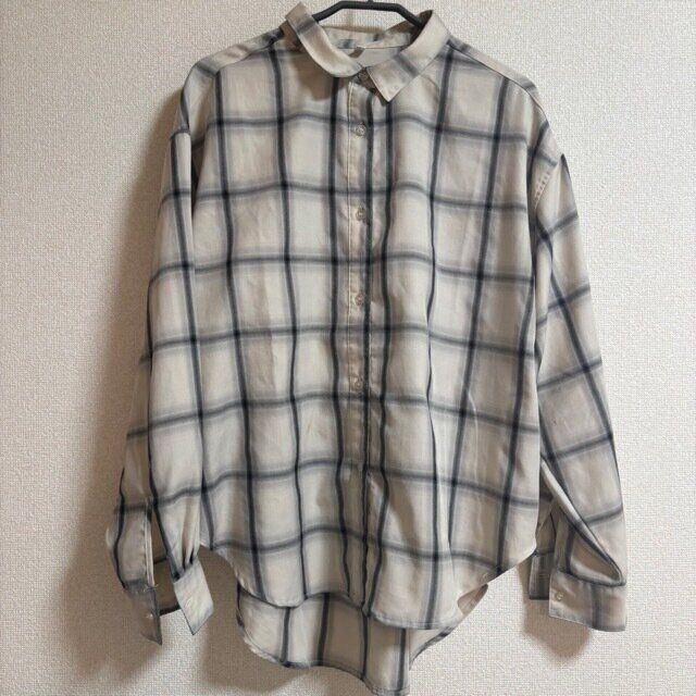 チェックシャツ