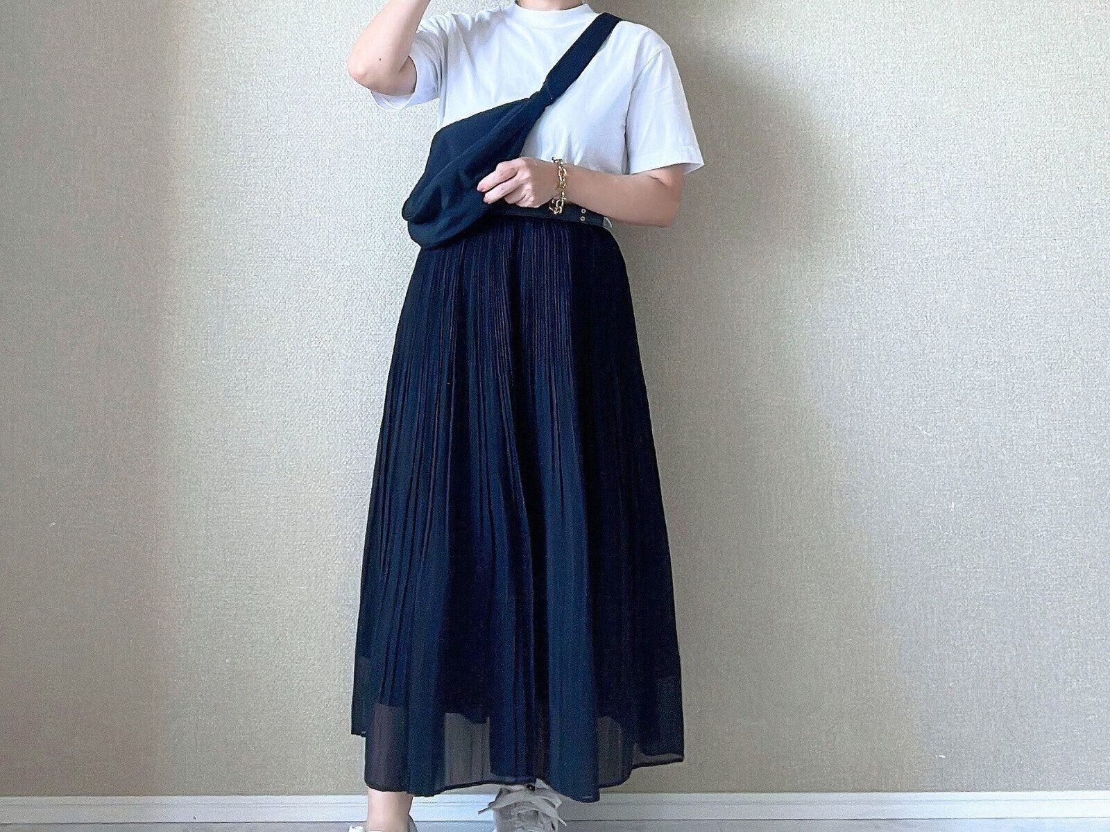 【ユニクロ】二度見するほど美しい！ウエストゴムでラクなのにきれい見えするスカート