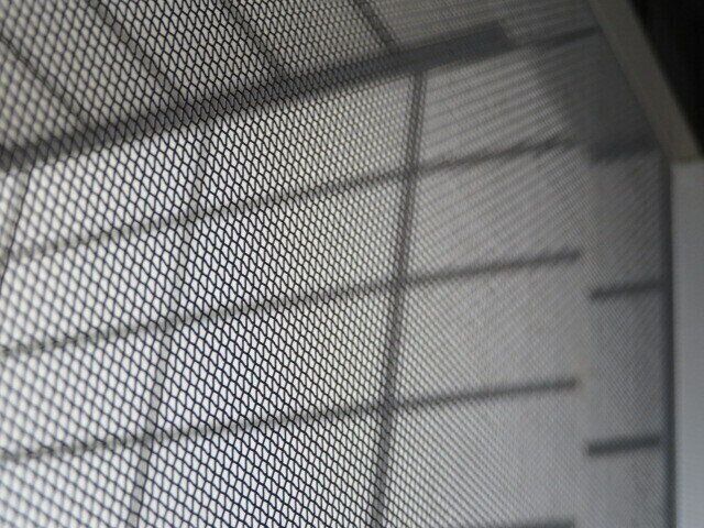 コバエは網戸もフリーパス！家に呼ばないシンプルな対策