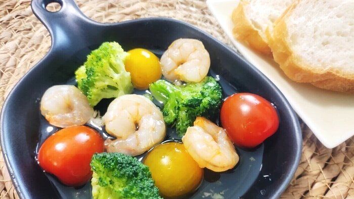 余り食材を食べつくしたいなら「アヒージョ」がおすすめ！じつは、電子レンジでも調理OKだった！