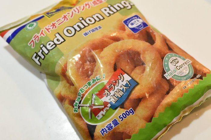 業務スーパーの「フライドオニオンリング」なら、安くてボリュームたっぷり。形がしっかりしていて、そのまま揚げるだけなのでコツ要らず