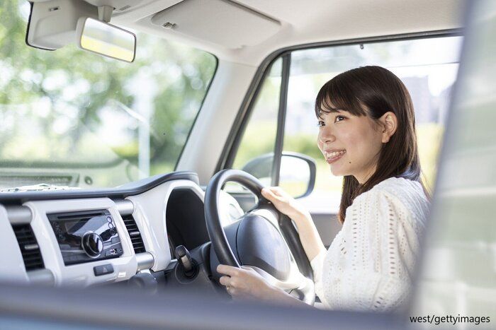 暑い車内を少しでも和らげたい！簡単に快適にしてくれる2つのカーグッズ