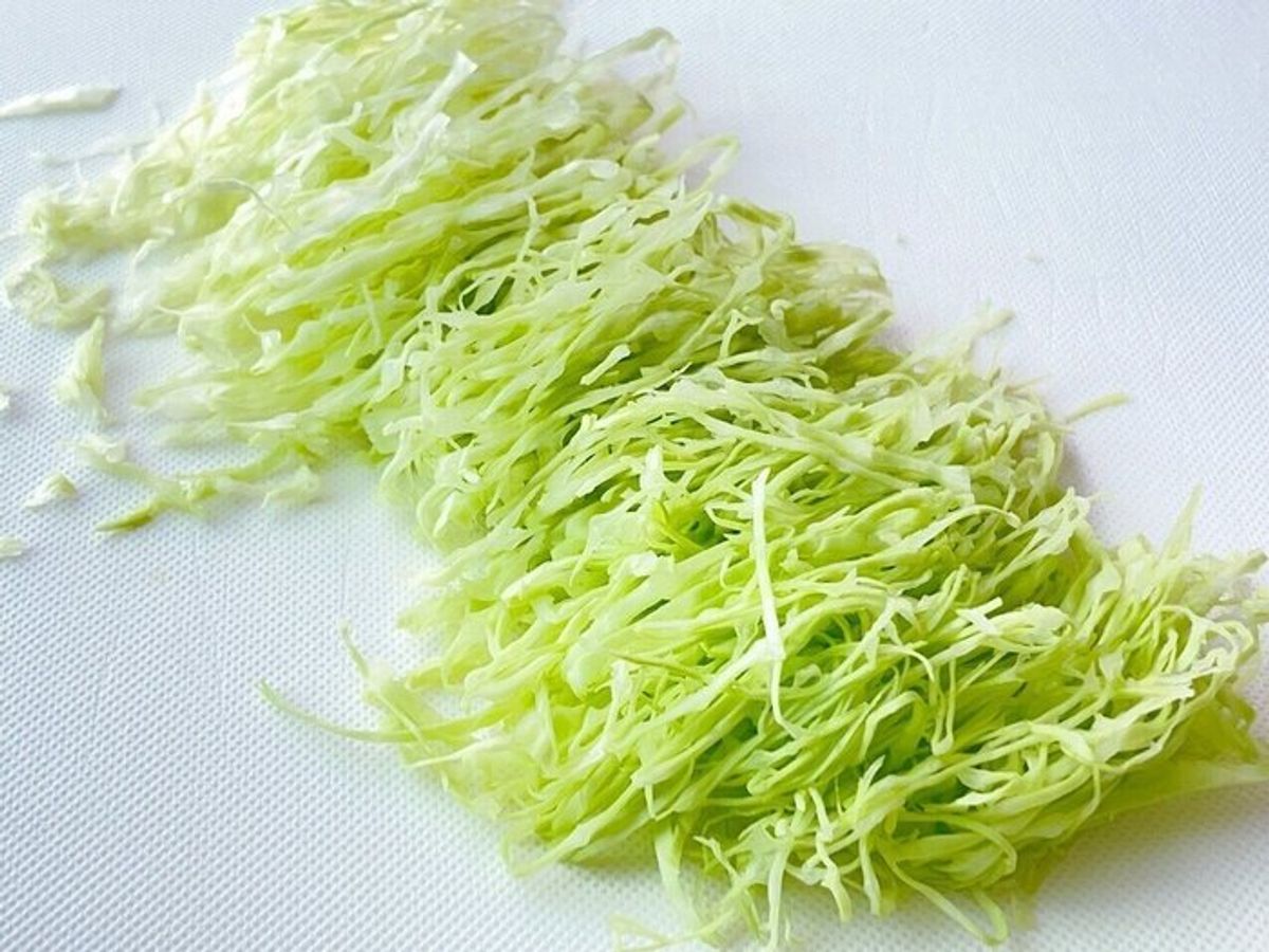 野菜のプロが教える!キャベツの千切りをふわっと仕上げるたったひとつのコツ | サンキュ!
