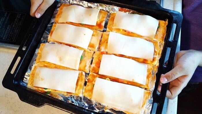 「パイシート」が余ったら、具だくさんのピザにしよう！「パイシート」と3つの食材でつくるお手軽レシピをご紹介！