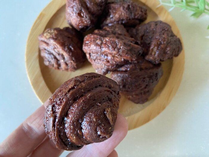 【カルディ】キスチョコで有名なハーシーは「チョコクロワッサンラスク」もたまらないおいしさ