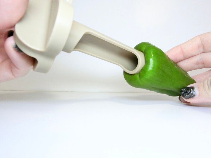 【3COINS】こりゃ便利だ～！ピーマンに特化したアイディアキッチングッズが新登場
