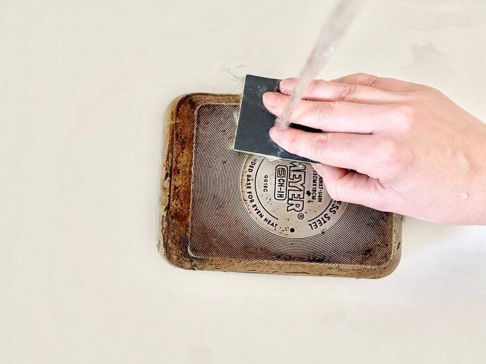 【セリア】鍋の頑固なこげつきがスルッと落ちる「ステンレス鍋みがき」