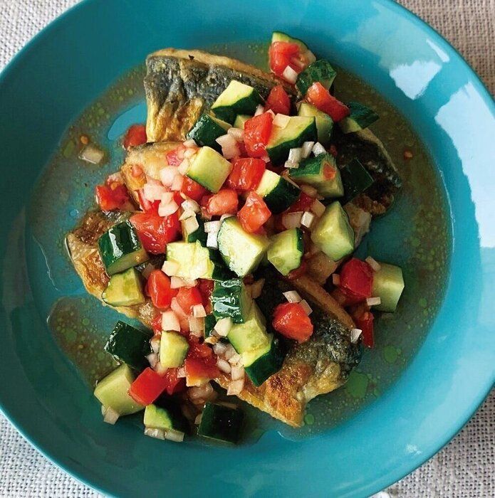 野菜サラダをかけて変化球！あじのムニエル サルサ風サラダ