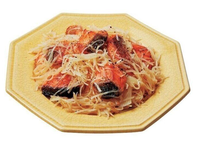 レモン＆バターがきいたまったり洋風味！生鮭とじゃがいもの炒めもの