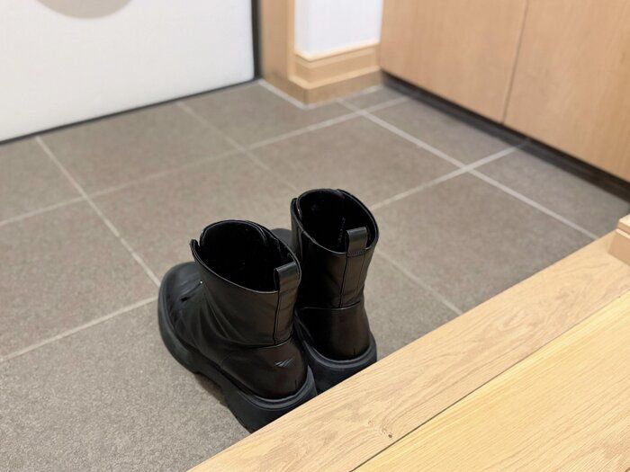 1．靴を脱いですぐに靴箱にしまうこと