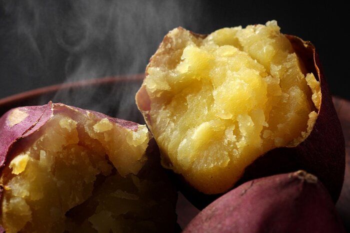 【管理栄養士監修】「焼き芋」のカロリーは高い？炭水化物量とおすすめのダイエットレシピを紹介