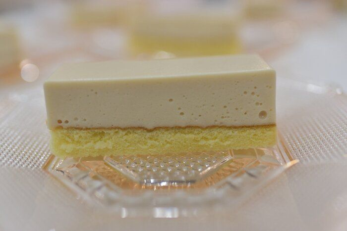 冷凍庫にストックしておきたい！業務スーパーの「ストロベリー ムースケーキ」