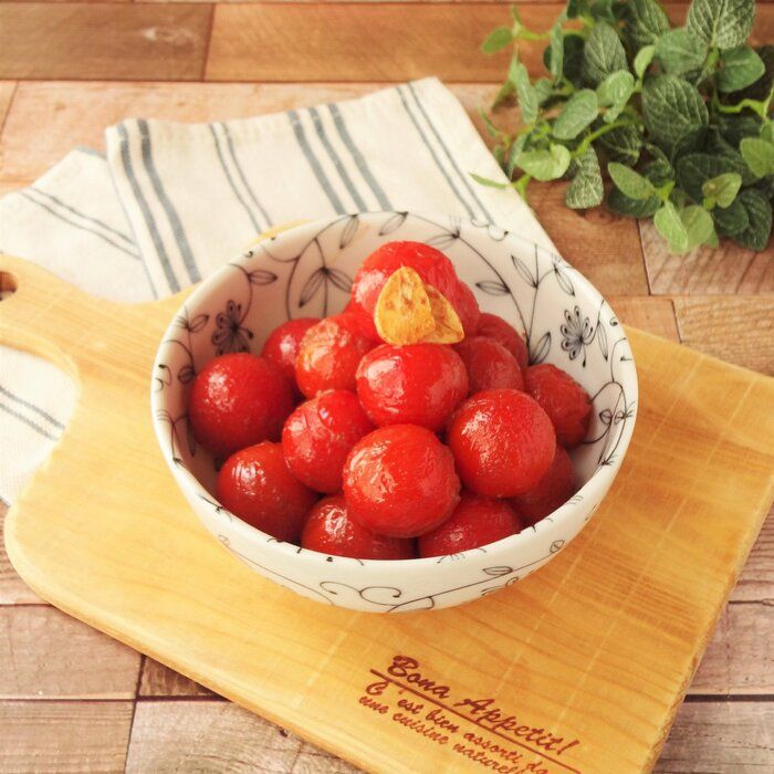 【材料4つ】5分で完成！「ミニトマトのガーリックマヨ炒め」はパクパク止まらないおいしさ