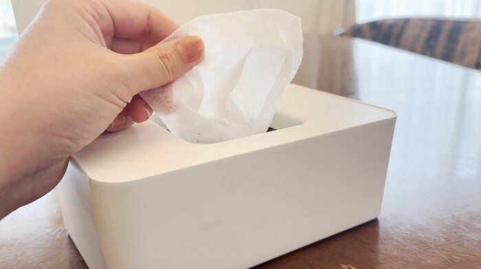使い捨てウェットシートをテーブル近くに常備する