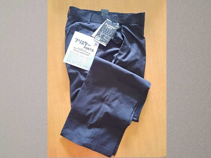 【ワークマン】学生やビジネスパーソンの洗い替えに最適な黒パンツ