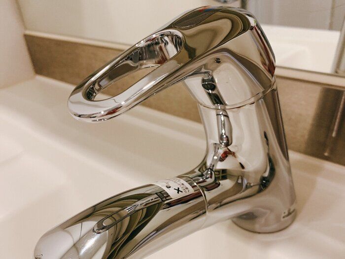 【蛇口の掃除】30秒で蛇口が洗剤なしで輝く掃除技とは？毎日の小掃除でできるワザも紹介