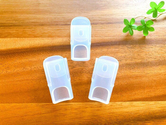 【100均】脱小物迷子！冷蔵庫で使うチューブホルダーが他でも大活躍する収納アイデア3選