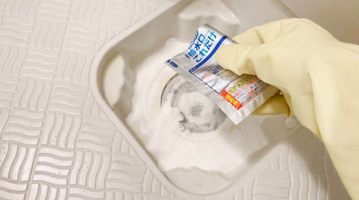 強力カビハイターお風呂の排水口そうじこれだけを使用