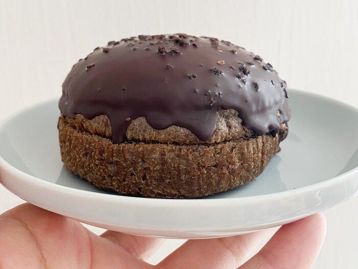 【セブン】どこを食べてもチョコ！チョコ！チョコ！「ダブルチョコクリームブレッド」はチョコレート好きにはたまらない