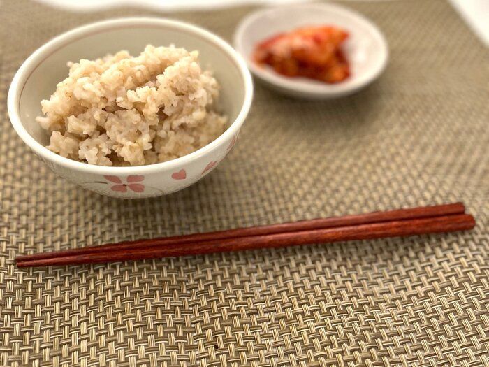 【玄米の炊き方】いつもと違う！玄米をモチモチに炊きあげるポイントをご紹介