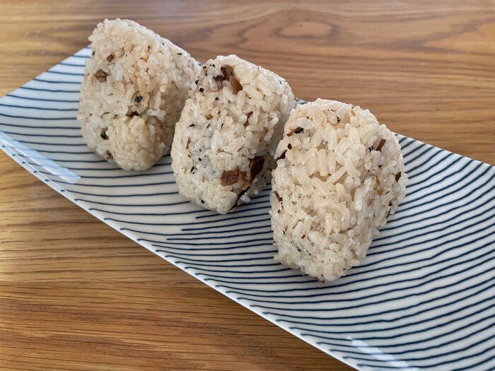 炊き込みご飯おにぎり