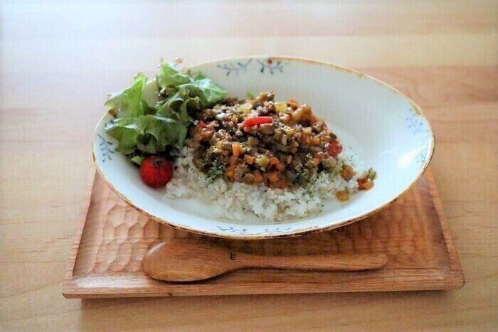 煮込み不要で時短!食育にも役立つドライカレーのつくり方