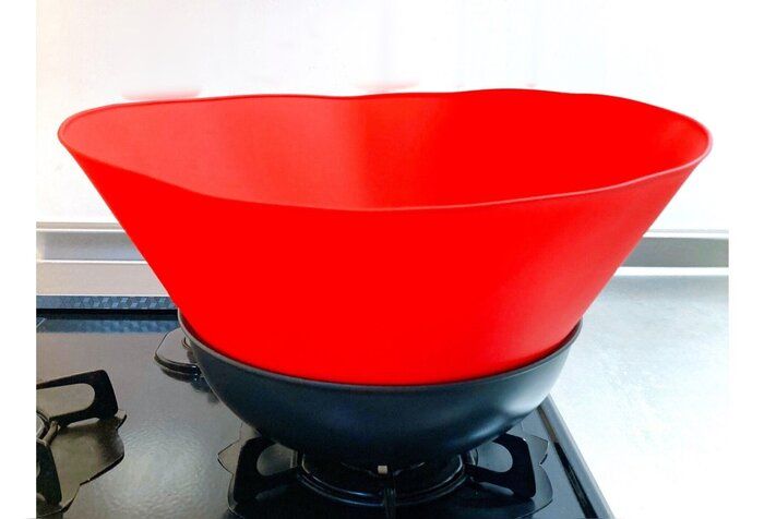 【キッチン】新時代到来？360度ブロックするコンロを汚さない新型の「油はねガード」