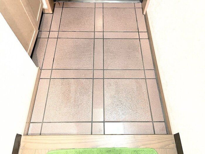 超面倒な玄関掃除を簡単＆キレイに終わらせる掃除アイデア