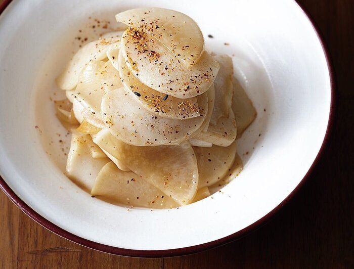 2つの食感が味わいたくてつい箸がのびる！大根とかまぼこのきんぴら