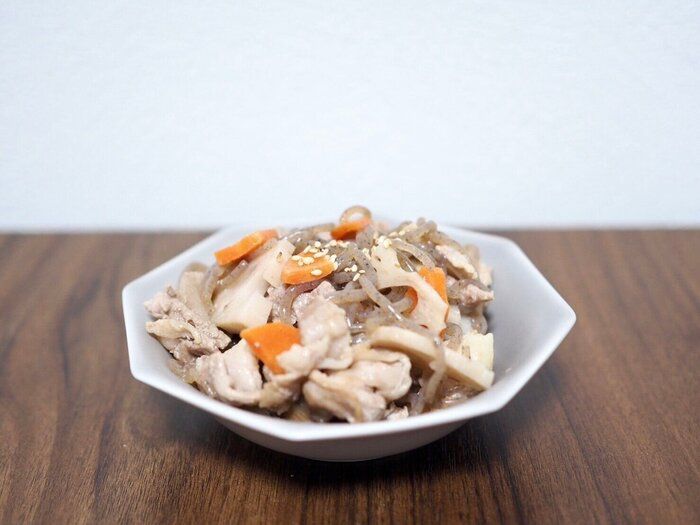 根菜とこんにゃくのしぐれ煮盛りつけ写真