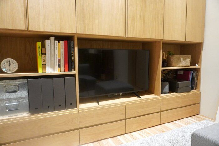 1．リビングの広さに対して家具が多すぎる