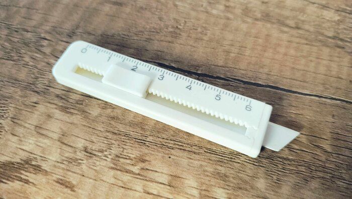 セラミック刃のカッター