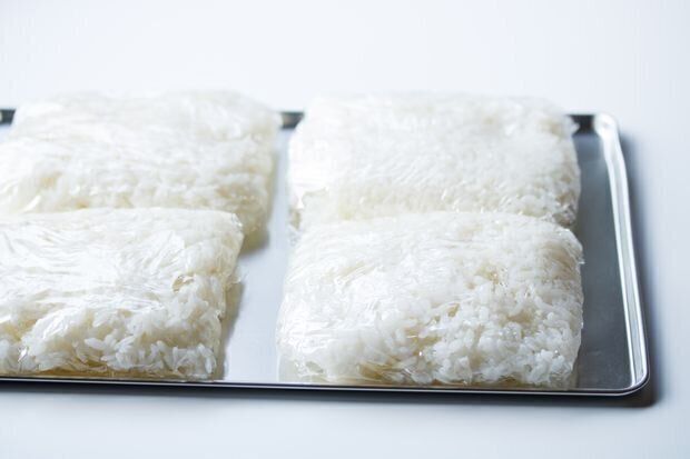 【保存版】ご飯をおいしく保存する冷凍のコツ5選！期限・容器・解凍法を調理師が解説