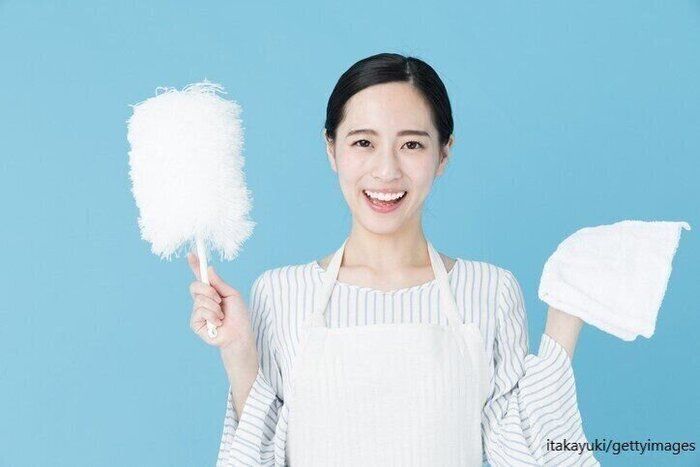 【ズボラさん必見】洗剤ナシでもツルツルに!?お風呂掃除が圧倒的にラクになるブラシがありました！