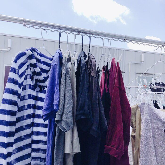 新品に限って飛んでいく…ニトリ×ダイソーで洗濯物干しの強風対策