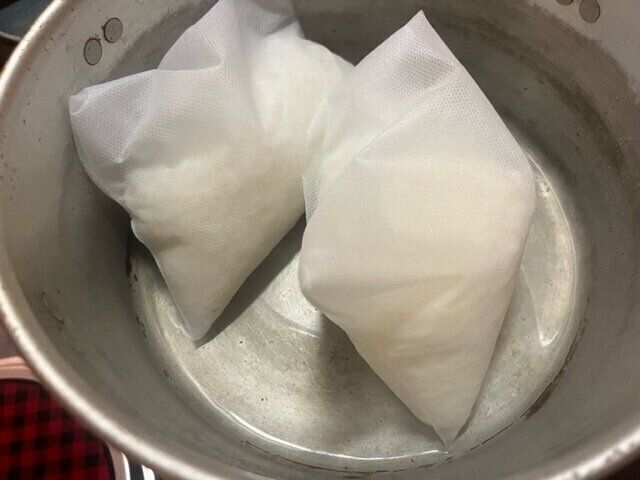 【ダイソー】キャンプで大活躍！ごはんが炊ける！炊飯袋が便利すぎてすごい！