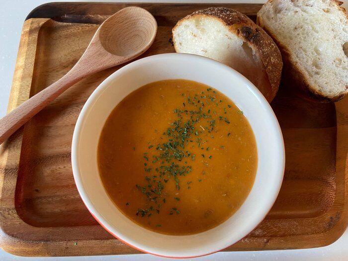 【成城石井】香りも味も超贅沢！「紅ずわい蟹のビスク」がレトルトの域を超えている！