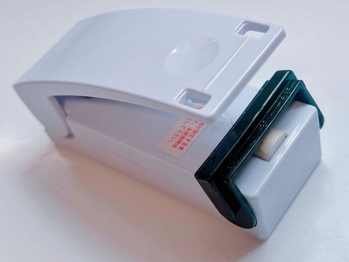 お菓子が湿気てしまうこともなくなる ダイソーのイージーシーラーがとても便利 お菓子が湿気てしまうこともなくなる ダイソーのイージーシーラーがとても便利