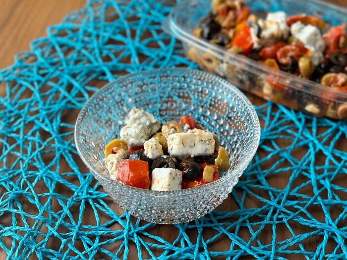 【成城石井】パンマニアのイチオシ！最もパンに合うデリ「フェタチーズとセミドライトマトマリネ」